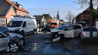 Polizei Mönchengladbach: POL-MG: Taxifahrer fährt unter Betäubungsmitteln: Bei Frontalzusammenstoß schwer verletzt