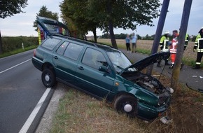 Kreispolizeibehörde Herford: POL-HF: Alleinunfall -
Fahrerin kollidiert mit Lichtmast
