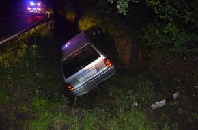 Kreispolizeibehörde Herford: POL-HF: Verkehrsunfall mit junger Fahrerin - 
18-Jährige fährt in Graben