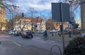 Polizeiinspektion Osnabrück: POL-OS: Osnabrück: Rückstau am Heger-Tor-Wall Ecke Katharinenstraße verursacht blockierte Fuß- und Radwege