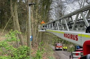 Feuerwehr Heiligenhaus: FW-Heiligenhaus: Unruhige Osterfeiertage für die Feuerwehr Heiligenhaus