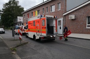 Freiwillige Feuerwehr Werne: FW-WRN: TH_ABSTURZ - Sturz von der Leiter, liegt auf dem Dach, bewusstlose Person