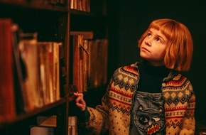 KiKA - Der Kinderkanal ARD/ZDF: "Nelly Rapp": Grusel-Doppel-Premiere im November bei KiKA / Zwei neue Fantasy-Filme rund um Abenteuer, Geheimnisse und verborgene Welten