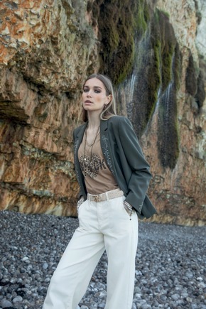 ELORA Fashion: ELORA Fashion präsentiert die neue Herbst-/Winterkollektion 2025/2026 – Zeitgemäße Prêt-à-Porter-Mode für jede Frau