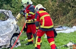 Kreisfeuerwehrverband Dithmarschen: FW-HEI: Schwerer Verkehrsunfall in Brunsbüttel - 3 Personen verbrennen im Unfallwagen