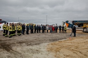 Feuerwehr Bremerhaven: FW Bremerhaven: Spatenstich für das Gerätehaus der Freiwillige Feuerwehr Wulsdorf