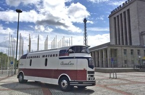 Messe Berlin GmbH: Futurliner auf der MOTORWORLD Classics Berlin - ChromeCars präsentiert einzigartigen futuristischen Bus