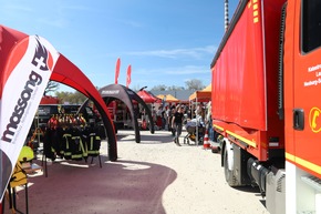Feuerwehr Nürnberg: Auftaktveranstaltung des 150. Jubiläums der Berufsfeuerwehr Nürnberg bei bestem Wetter - Erste offene Bayerische Meisterschaften in der Unfallrettung in Nürnberg