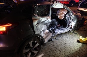 Polizei Mettmann: POL-ME: Drei Verletzte und hoher Sachschaden - Langenfeld - 2110002