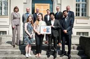 Mobilize Financial Services, eine Marke der RCI Banque S.A. Niederlassung Deutschland: Ideenwettbewerb RCI Bank and Services: "Automobilität für unter 30-Jährige" / Studierende der ESCP Europe Berlin fahren zum Finale nach Paris
