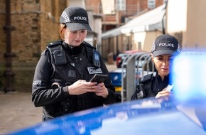 Motorola Solutions: Motorola Solutions stellt neue LTE-fähige Bodycam V500 vor / Die neue V500 bietet Live-Streaming von Videomaterial und Standortinformationen für mehr Sicherheit und Effizienz im Einsatz