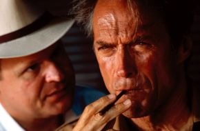 TELE 5: "John Huston war immer ein bisschen sadistisch" - Drehbuchautor Peter Viertel im Tele 5-Interview zu 'Weißer Jäger, schwarzes Herz', Sa., 03. Nov., 20.15 Uhr