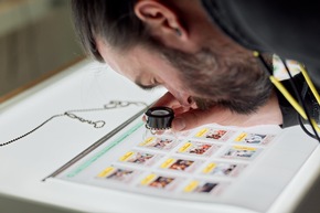 Letzte Chance: Ausstellung «geliebt, gelobt, gehypt» begeistert mit KI-Begleitung Familien &amp; junge Menschen