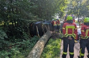 Polizeiinspektion Stade: POL-STD: 56-j&auml;hrige Autofahrerin bei Unfall in Harsefeld schwer verletzt - Kreisstra&szlig;e gesperrt