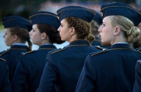 PIZ Personal: Internationaler Frauentag: Ministerin dankt den über 23.000 Soldatinnen