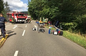 Polizeipräsidium Westpfalz: POL-PPWP: Unfall mit zwei schwer verletzten Personen