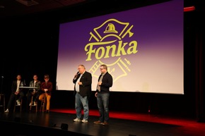 Feuerwehr MTK: 300 Gäste feiern erfolgreiche Premiere von "Charlie und die Feuerwehrfabrik" - Weihnachtsfilm jetzt online