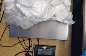 Bundespolizeidirektion Sankt Augustin: BPOL NRW: Grenzüberschreitendes Polizeiteam stellt 3,06 Kilogramm Kokain auf der Bundesautobahn 3 in Rees sicher