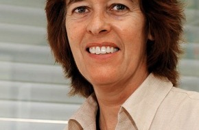 Ligue suisse contre le cancer: Embargo 1830: Nancy Hynes reçoit le Prix 2003 de la Ligue suisse contre le cancer