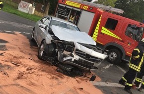 Freiwillige Feuerwehr Bedburg-Hau: FW-KLE: Einsätze für die Feuerwehr in Bedburg-Hau: Verkehrsunfall mit Verletzen und Containerbrand
