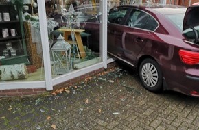 Polizeiinspektion Celle: POL-CE: Lachendorf - Beim Einparken von der Bremse gerutscht +++ Autofahrer demoliert Schaufenster