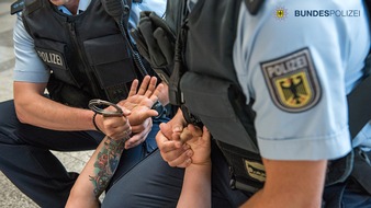 Bundespolizeidirektion München: Bundespolizeidirektion München: Polizeieinsatz wegen Person im Gleis / Beziehungsstreit endet auf Polizeiwache
