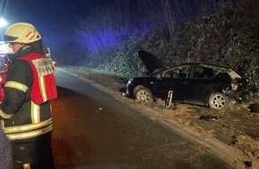 Feuerwehr M&uuml;lheim an der Ruhr: FW-MH: F&uuml;nf Verletzte nach Verkehrsunfall auf der A40 - &uuml;berschlagenes Fahrzeug stand wieder auf den Reifen