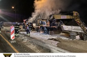 Feuerwehr München: FW-M: Zwei Bagger in Brand (Obersendling)