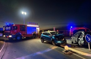 Freiwillige Feuerwehr Alpen: FW Alpen: Verkehrsunfall mit zwei beteiligten Fahrzeugen
