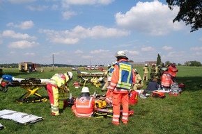 FW-KLE: Großübung in Kleve: Rettungskräfte trainieren Busunfall mit 26 Betroffenen