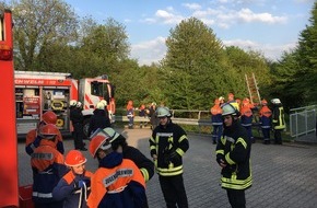 Feuerwehr Schwelm: FW-EN: Hand in Hand bei gemeinsamen Übungsabenden der Jugendfeuerwehren Schwelm und Gevelsberg