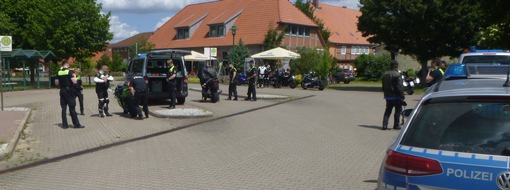 Polizeiinspektion Lüneburg/Lüchow-Dannenberg/Uelzen: POL-LG: ++ Schwerpunktkontrolle "Motorradfahrer" -> Polizei kontrolliert auf der Bundesstraße 195 und Umgebung die Zweiradfahrer ++ 171 statt 100 km/h ++ Polizei kontrolliert mit ...