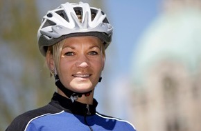 Polizeidirektion Hannover: POL-H: Terminerinnerung !! Radfahrersicherheitstag  2011 Clever unterwegs mit dem "HANNOVERHELM"
