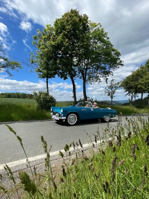 Kurven, Kultur und Kulinarik: Neue ADAC Liebhaber-Touren durch Hessen und Thüringen