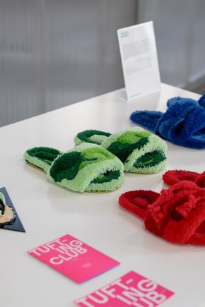 Julian Zigerli und weitere im Pop-up-Store des Kunstmuseums St.Gallen