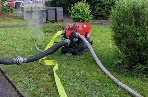 Feuerwehr Iserlohn: FW-MK: Wasserrohrbruch in einer Baustelle
