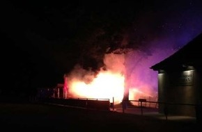 Polizeiinspektion Göttingen: POL-GÖ: (323/2017) Nach Brand in Holtensen - Ursache weiterhin unklar, Polizei sucht Gruppe Jugendlicher und weitere Zeugen
