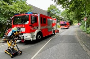 Feuerwehr Bergisch Gladbach: FW-GL: Unklare Flüssigkeit sorgt für Großeinsatz der Feuerwehr an der Eissporthalle in Bergisch Gladbach