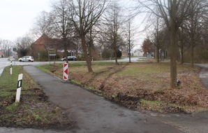 Polizei Minden-Lübbecke: POL-MI: Grünanlage beschädigt - Polizei sucht silbernen VW Bus