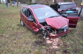 Polizeiinspektion Nienburg / Schaumburg: POL-NI: Verkehrsunfall zwischen zwei Pkw mit zwei schwer verletzten Personen