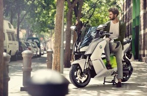 Sixt SE: Freiheit zum Mieten: Sixt hat die Trend-Bikes der Saison / Erweiterung der Sixt-Motorradflotte mit neuen BMW Modellen / Naked Bikes, Reise-Enduros und E-Scooter sind 2014 im Trend (FOTO)