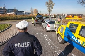 Polizei Rhein-Erft-Kreis: POL-REK: Verkehrsunfall mit einem schwerverletzten Motorrollerfahrer - Hürth