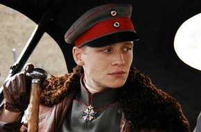 SAT.1: Fliegende Ritter: Matthias Schweighöfer und Til Schweiger in  "Der Rote Baron" in SAT.1 (BILD)
