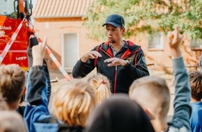 Polizeidirektion Lübeck: POL-HL: Lübeck / Aktion Toter Winkel - Verkehrserziehung für 4.-6. Klässler