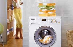 Miele & Cie. KG: Miele: Neue Wäschepflegegeräte mit intelligentem Know-how / Sensoren sind das Gehirn der Waschmaschine / Schontrommel, textilspezifische Waschprogramme und patentiertes Spülverfahren
