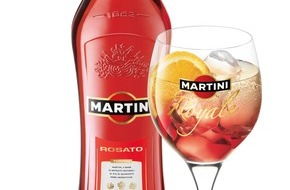 Bacardi GmbH: Für "Dolce Vita" auf dem Balkon: Frühlingsgefühle mit MARTINI Royale (mit Bild)