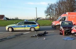 Polizei Minden-Lübbecke: POL-MI: Mofa-Fahrer (15) schleudert gegen Windschutzscheibe