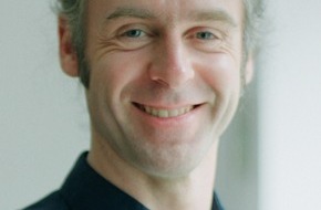 news aktuell GmbH: Was Unternehmen aus der BP-Krise lernen können / news aktuell im Gespräch mit dem Schweizer Experten für Krisenkommunikation Peter Metzinger