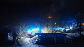 FW-MK: Dachstuhlbrand in der Obergrüne