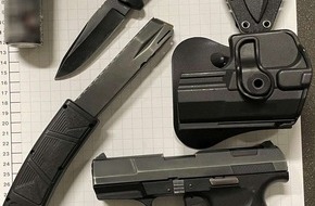 Bundespolizeidirektion Sankt Augustin: BPOL NRW: Schusswaffe, Messer, Pfefferspray - Bundespolizei kontrolliert 20-Jährigen